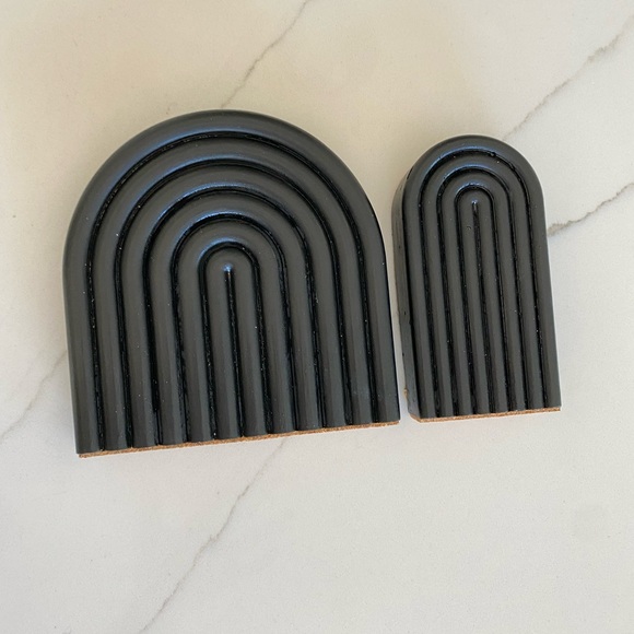 Rainbow Bookends - Black - Picture 2 of 9